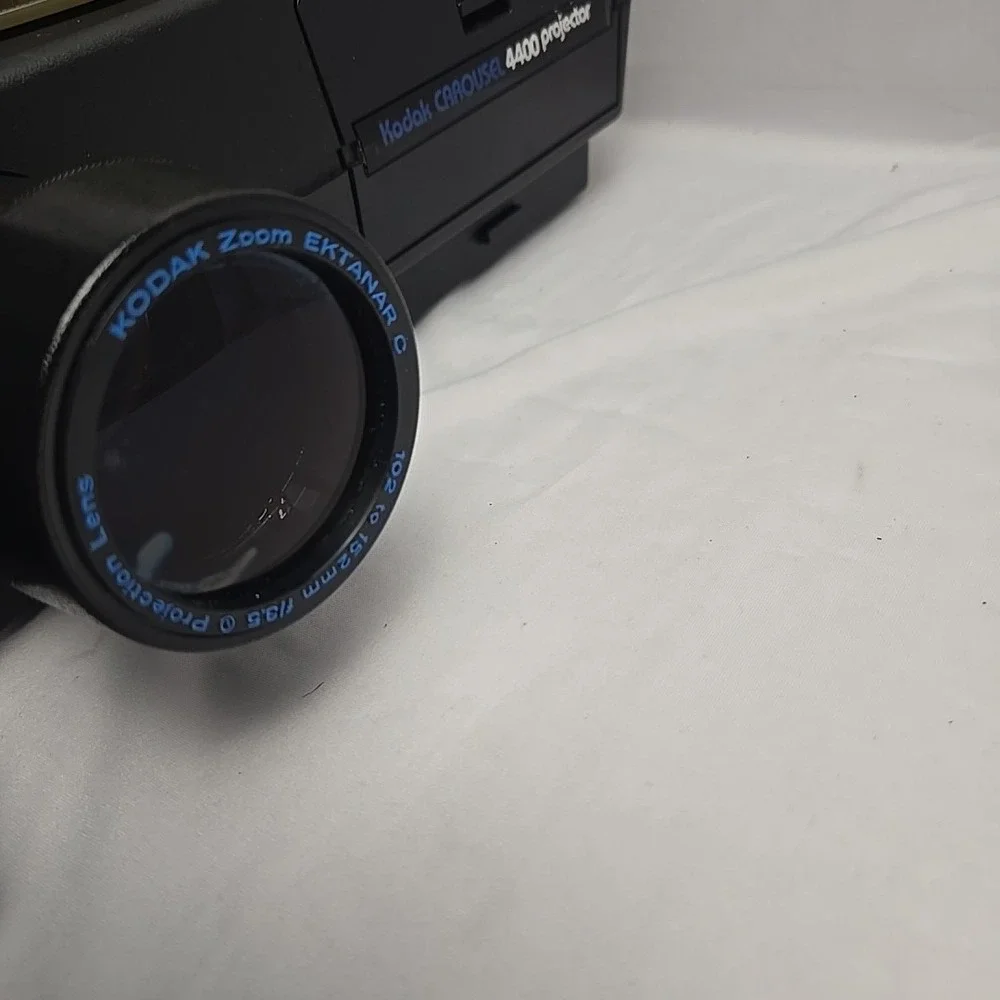 KODAK Carousel 4400 Slide Projector w/ Remote Slide Tray‎ Lens